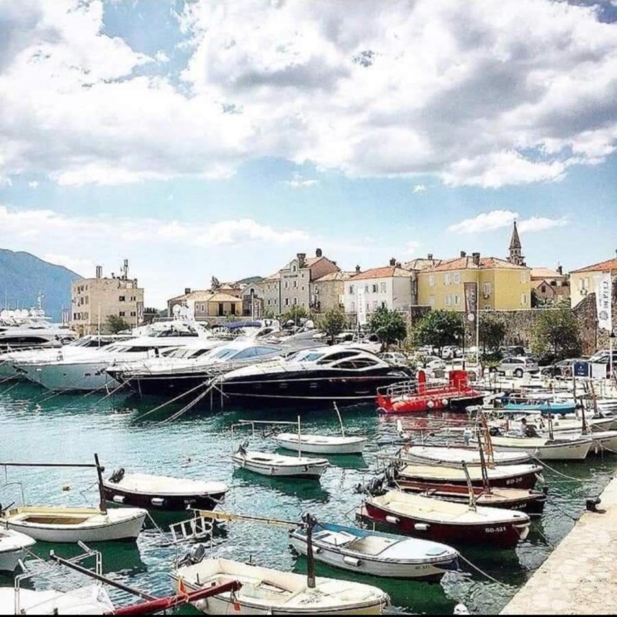 Old Town 4 *