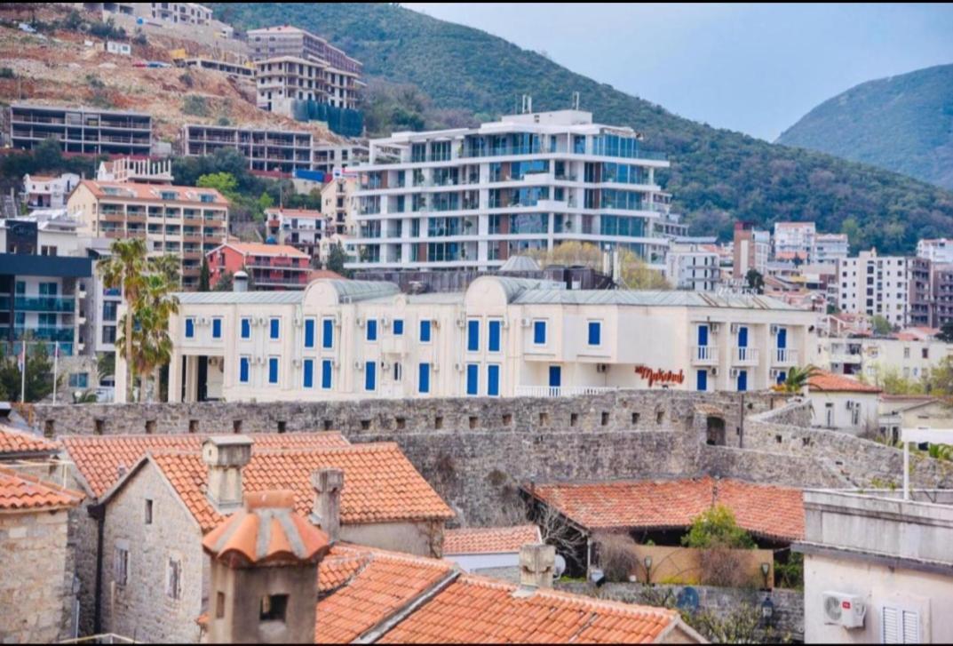Old Town 4 *